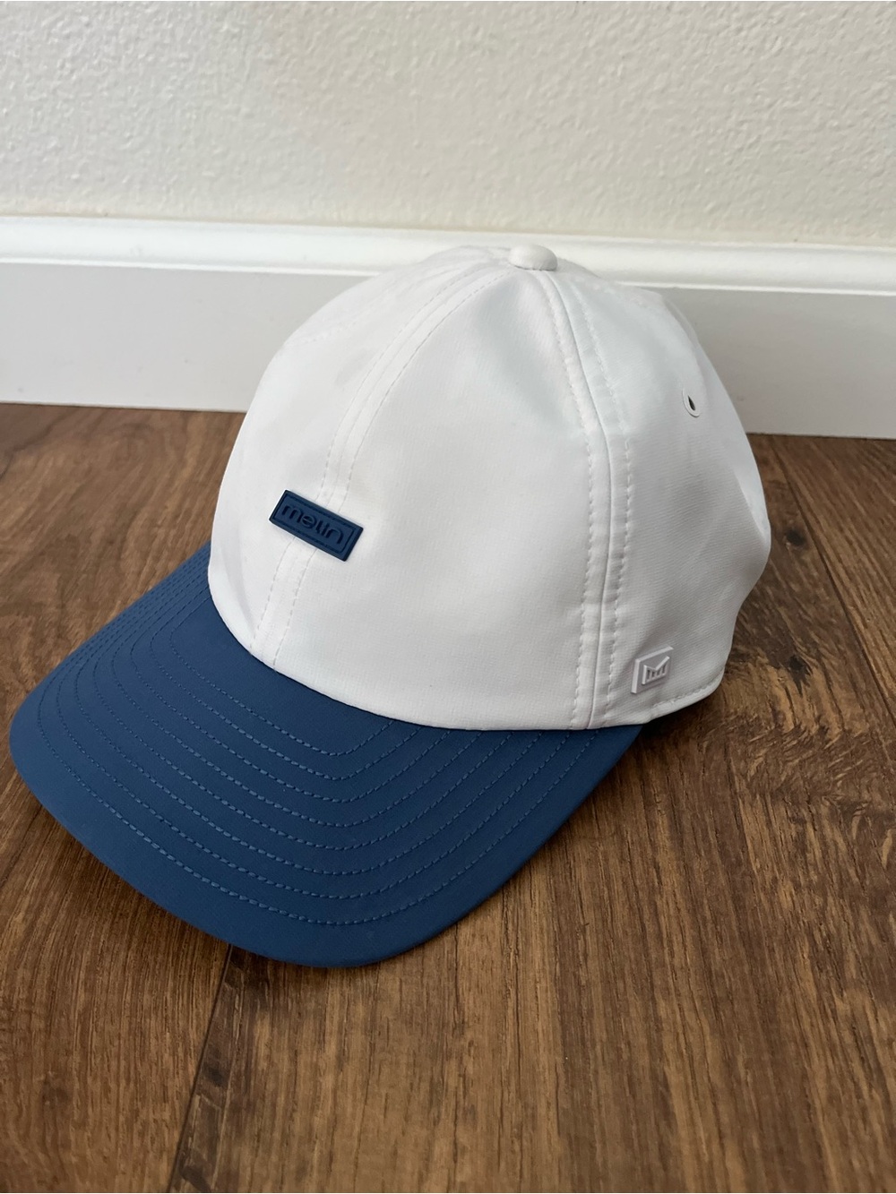 Melin Hydro The Legend Hydro blue & White Classic Golf Hat Adjustable Strap